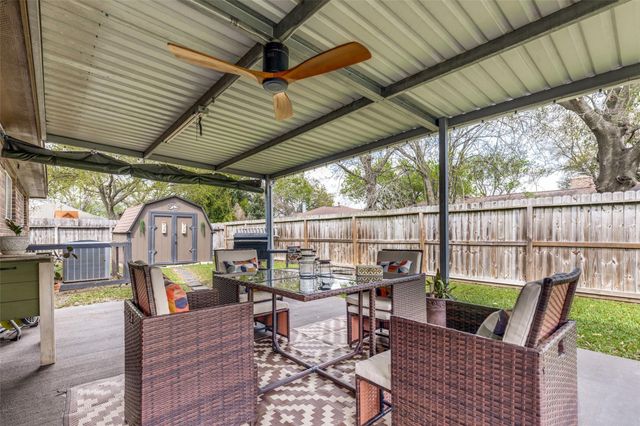 1433 N Park Ridge Drive, Deer Park, TX 77536