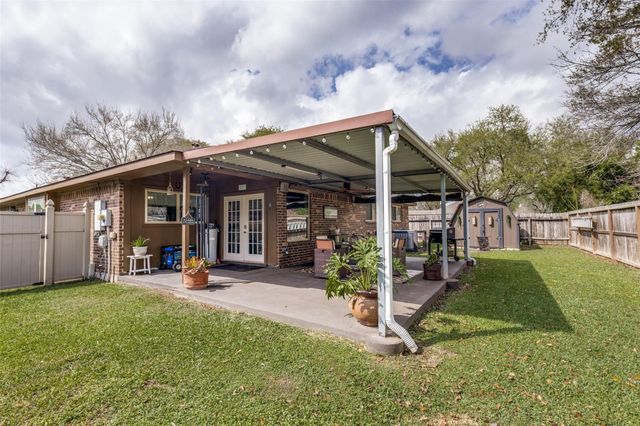 1433 N Park Ridge Drive, Deer Park, TX 77536