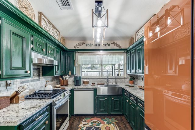 1433 N Park Ridge Drive, Deer Park, TX 77536