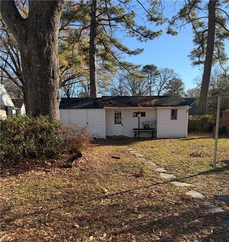 620 Sterling ST, Newport News, VA 23605