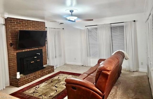 620 Sterling ST, Newport News, VA 23605