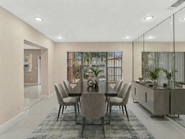 6831 NW 81st Place, Tamarac, FL 33321