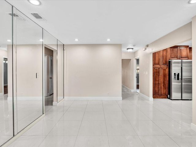 6831 NW 81st Place, Tamarac, FL 33321