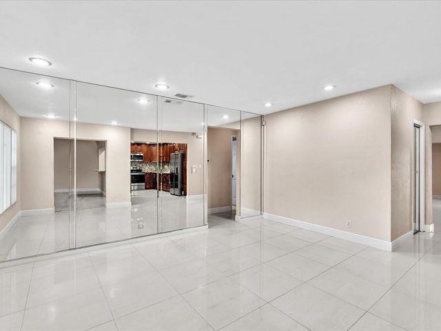 6831 NW 81st Place, Tamarac, FL 33321