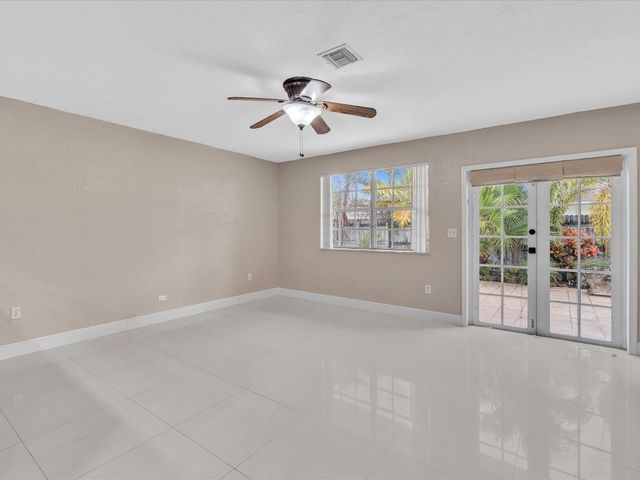 6831 NW 81st Place, Tamarac, FL 33321