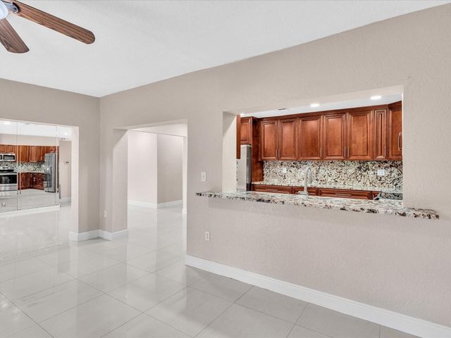 6831 NW 81st Place, Tamarac, FL 33321