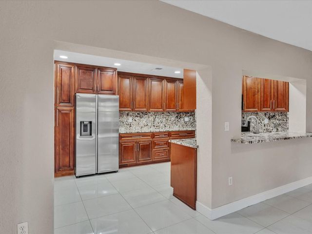 6831 NW 81st Place, Tamarac, FL 33321