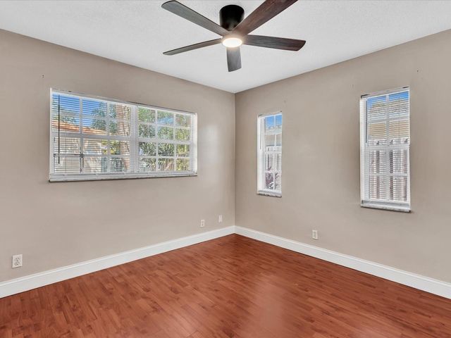 6831 NW 81st Place, Tamarac, FL 33321