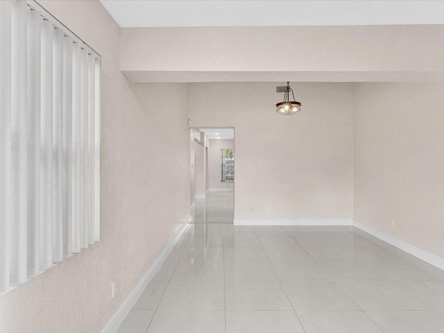 6831 NW 81st Place, Tamarac, FL 33321