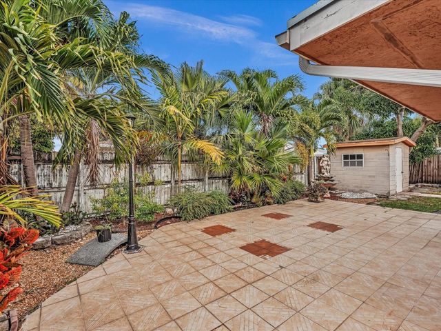 6831 NW 81st Place, Tamarac, FL 33321