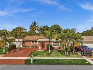 6831 NW 81st Place, Tamarac, FL 33321