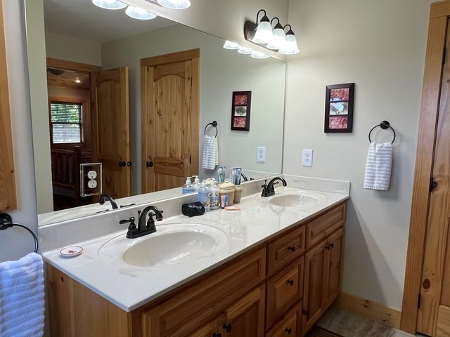 465 Confederate Circle, Murphy, NC 27906