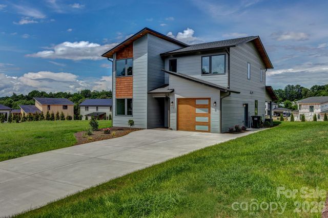 79 Scott Meadows Drive, Asheville, NC 28806