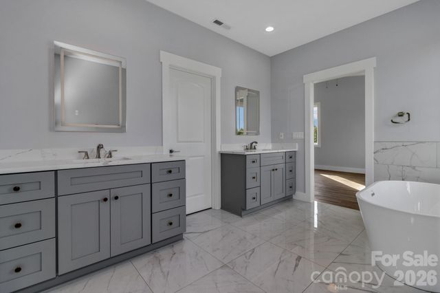 79 Scott Meadows Drive, Asheville, NC 28806