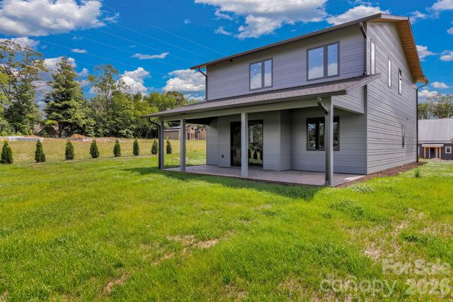 79 Scott Meadows Drive, Asheville, NC 28806