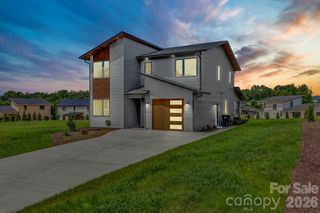 79 Scott Meadows Drive, Asheville, NC 28806