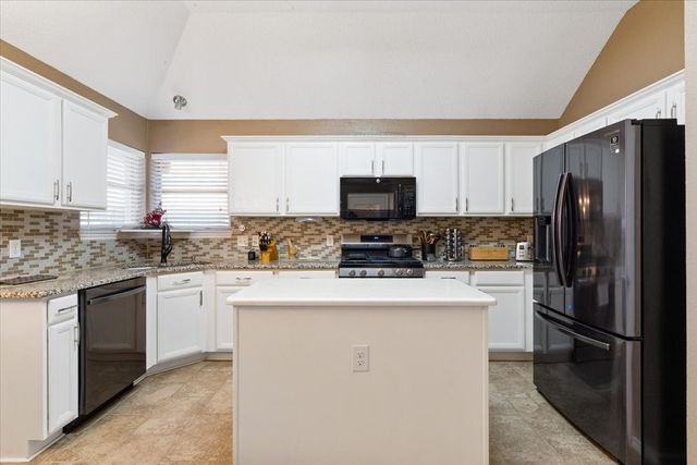 905 Forest Hollow Drive, Hurst, TX 76053