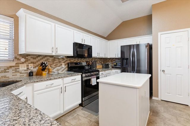 905 Forest Hollow Drive, Hurst, TX 76053