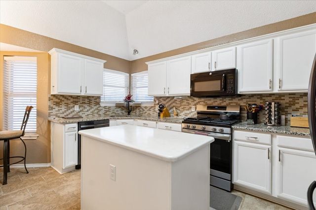 905 Forest Hollow Drive, Hurst, TX 76053