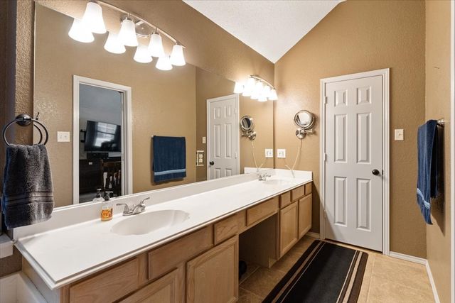 905 Forest Hollow Drive, Hurst, TX 76053