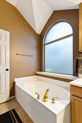 905 Forest Hollow Drive, Hurst, TX 76053