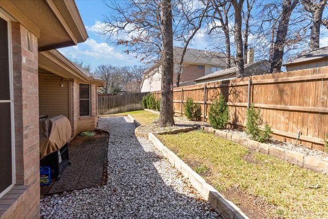 905 Forest Hollow Drive, Hurst, TX 76053