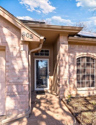 905 Forest Hollow Drive, Hurst, TX 76053