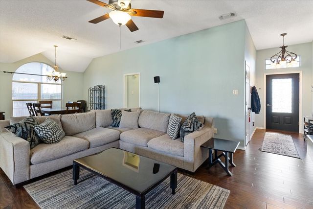 905 Forest Hollow Drive, Hurst, TX 76053