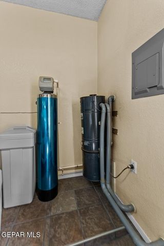 2000 PASEO DEL PRADO Drive, El Paso, TX 79936