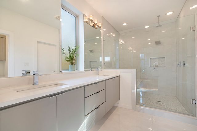 2210 Lola Court, Dallas, TX 75206