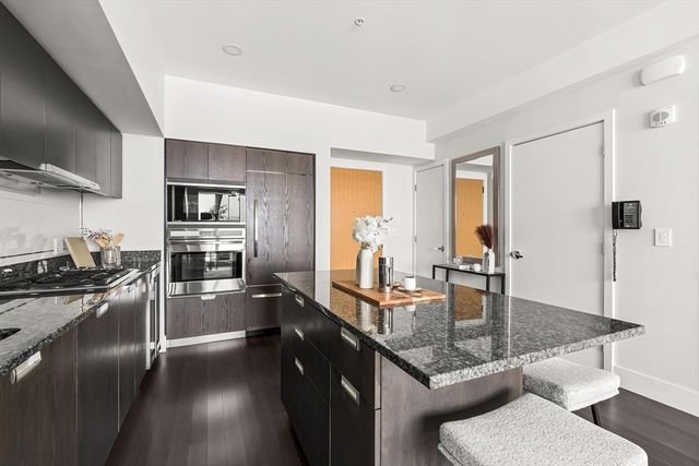 110 Stuart St 19F, Boston, MA 02116