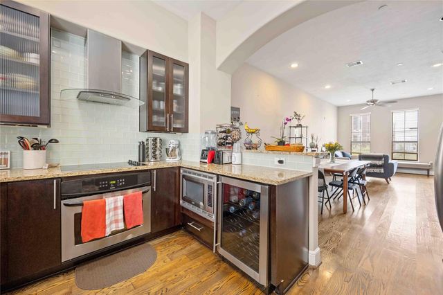 2110 Shearn Street 12, Houston, TX 77007