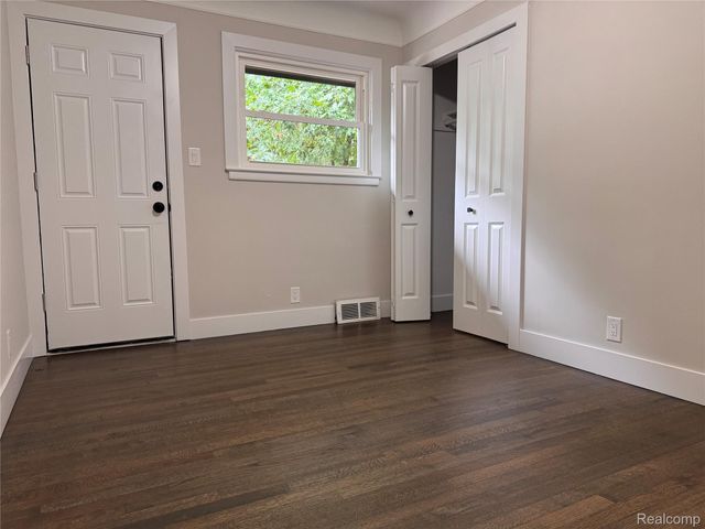 20618 Woodside Street, Harper Woods, MI 48225