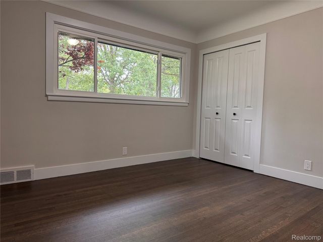 20618 Woodside Street, Harper Woods, MI 48225