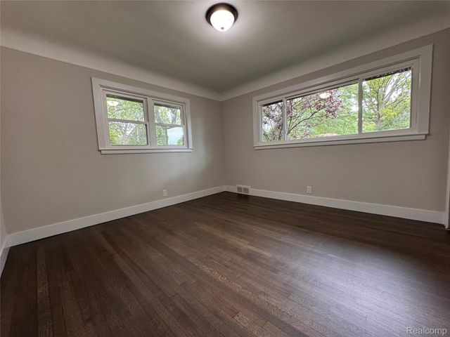 20618 Woodside Street, Harper Woods, MI 48225