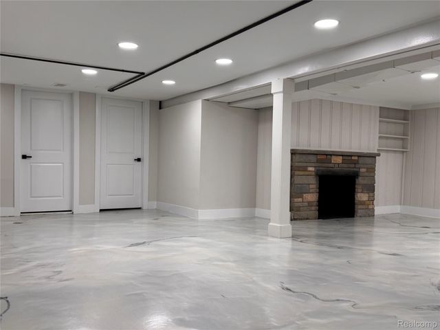 20618 Woodside Street, Harper Woods, MI 48225