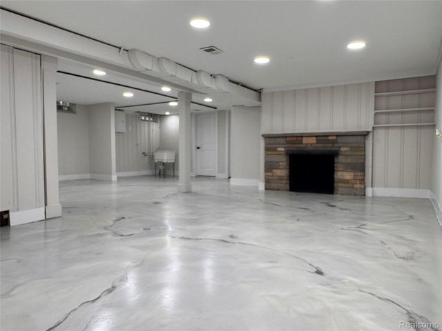 20618 Woodside Street, Harper Woods, MI 48225