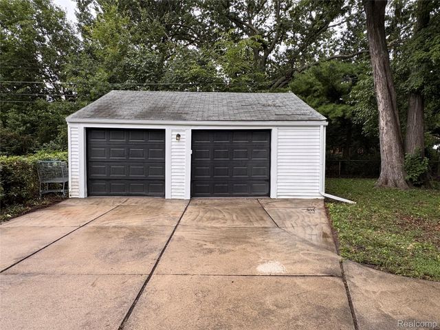 20618 Woodside Street, Harper Woods, MI 48225
