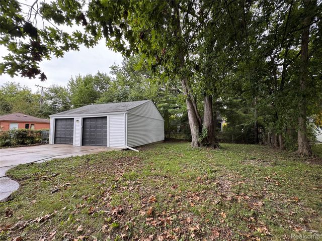 20618 Woodside Street, Harper Woods, MI 48225