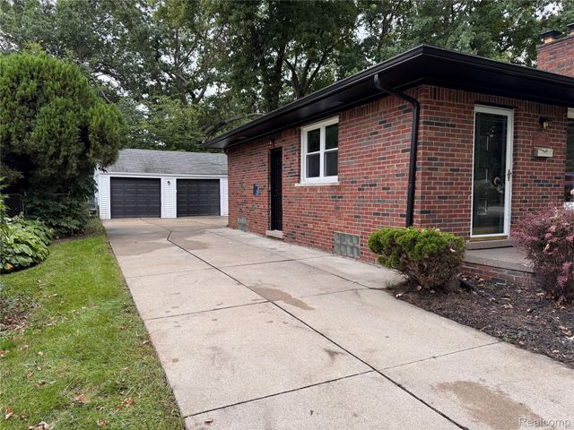 20618 Woodside Street, Harper Woods, MI 48225