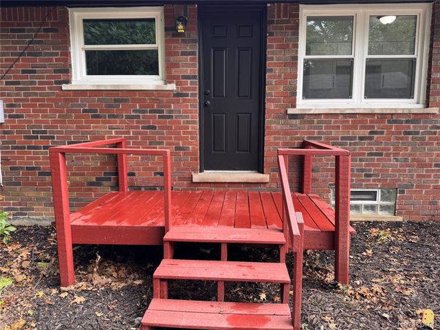 20618 Woodside Street, Harper Woods, MI 48225