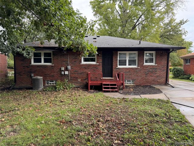 20618 Woodside Street, Harper Woods, MI 48225