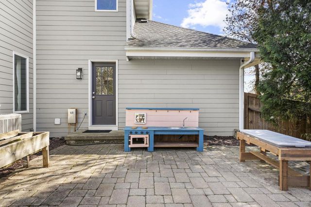 7910 Black River Road, Verona, WI 53593