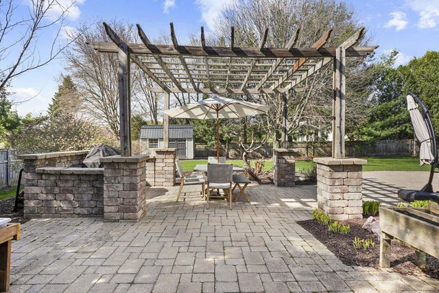 7910 Black River Road, Verona, WI 53593