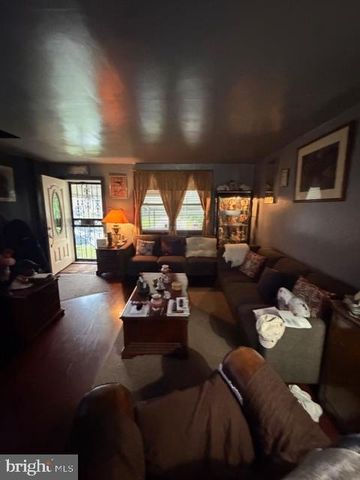 5220 MARWOOD RD, Philadelphia, PA 19120