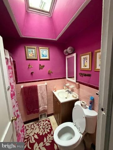 5220 MARWOOD RD, Philadelphia, PA 19120