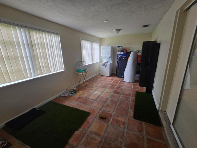 3560 NW 3rd Avenue 1-2, Pompano Beach, FL 33064