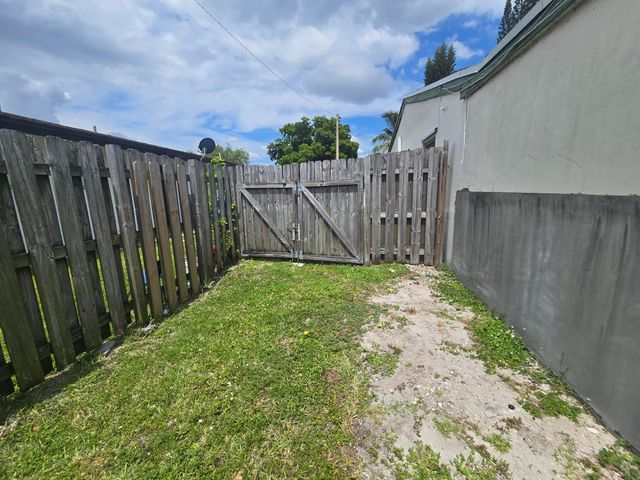3560 NW 3rd Avenue 1-2, Pompano Beach, FL 33064