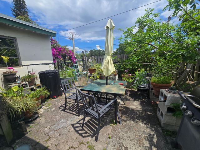 3560 NW 3rd Avenue 1-2, Pompano Beach, FL 33064