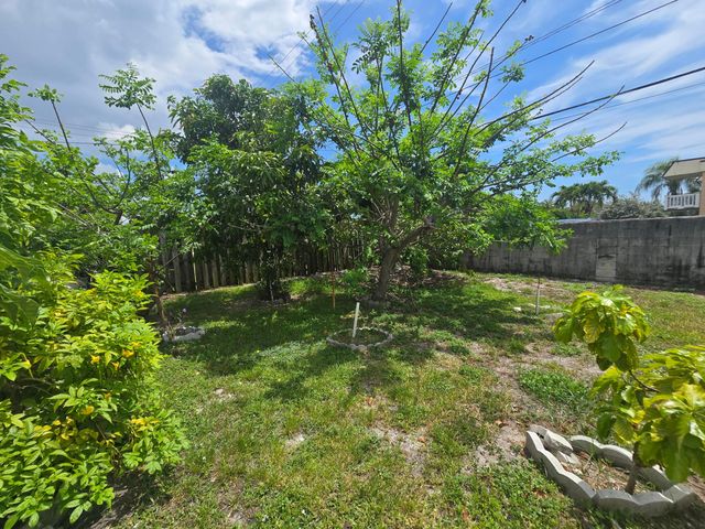 3560 NW 3rd Avenue 1-2, Pompano Beach, FL 33064
